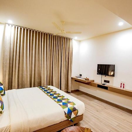 Hotel Nexus Rajkot Eksteriør billede