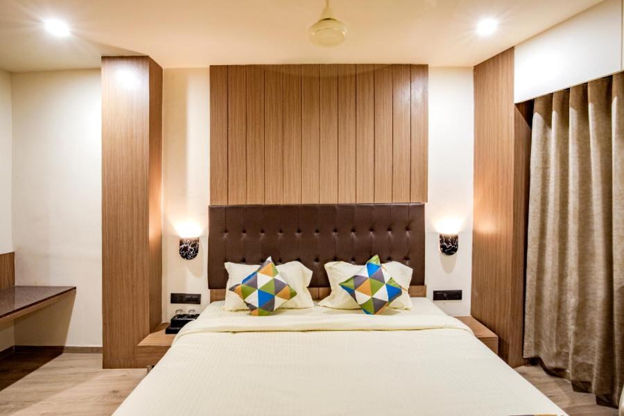 Hotel Nexus Rajkot Eksteriør billede