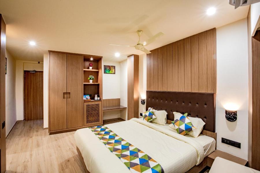 Hotel Nexus Rajkot Eksteriør billede