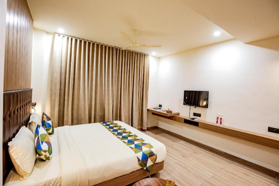 Hotel Nexus Rajkot Eksteriør billede