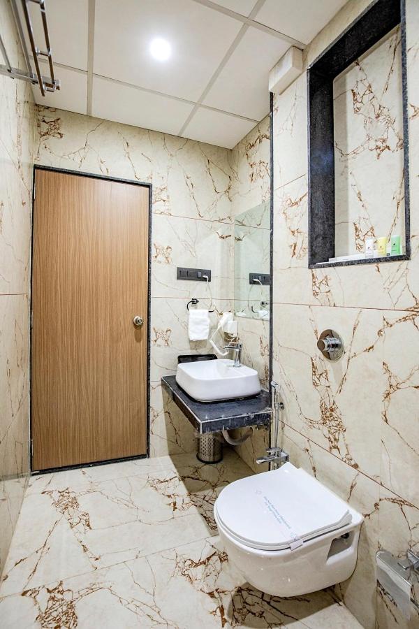 Hotel Nexus Rajkot Eksteriør billede