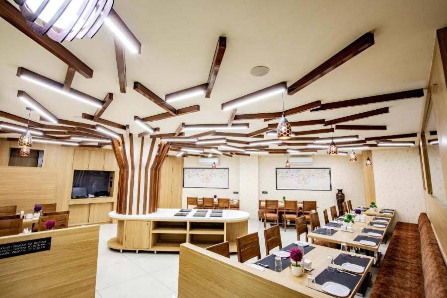Hotel Nexus Rajkot Eksteriør billede