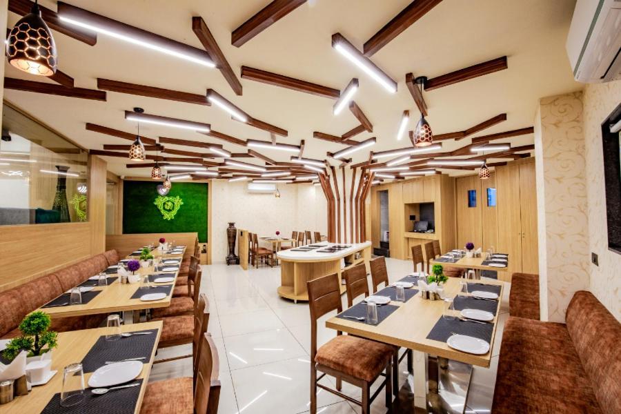Hotel Nexus Rajkot Eksteriør billede